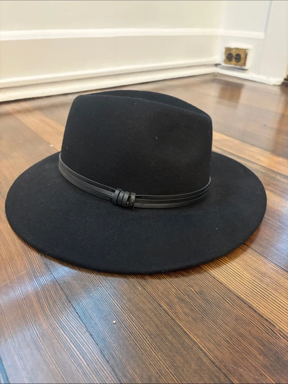 Women’s BCBG Black Wide-Brim Felt Hat